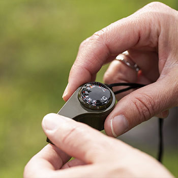 Contenu complet du Midland EK30 avec talkies XT30 et accessoires d'urgence